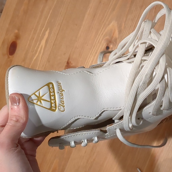 Jackson Classique figure skates and guards - size 5 - Picture 8 of 10